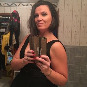 Meet your Posher, Elena